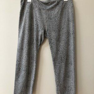 Fabletics Gray Cropped Burnout Leggings